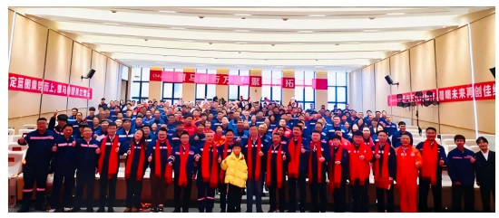  蹄疾步稳 马跃新程｜Z6尊龙全球各产业基地进行2025年度赞美大会